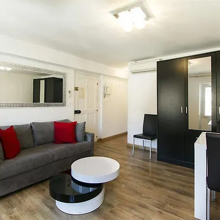 Apartment Florella Clemenceau *