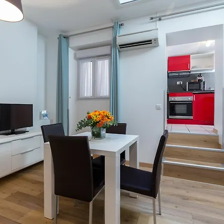 Florella Clemenceau Apartment *
