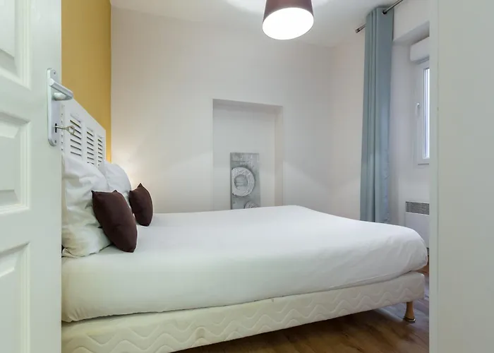 Florella Clemenceau Apartment *