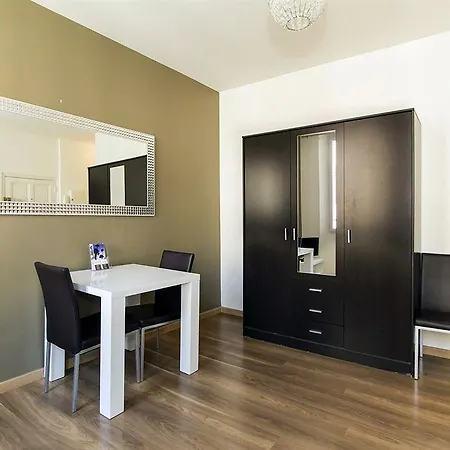 フロレーラ クレマンソー アパート *